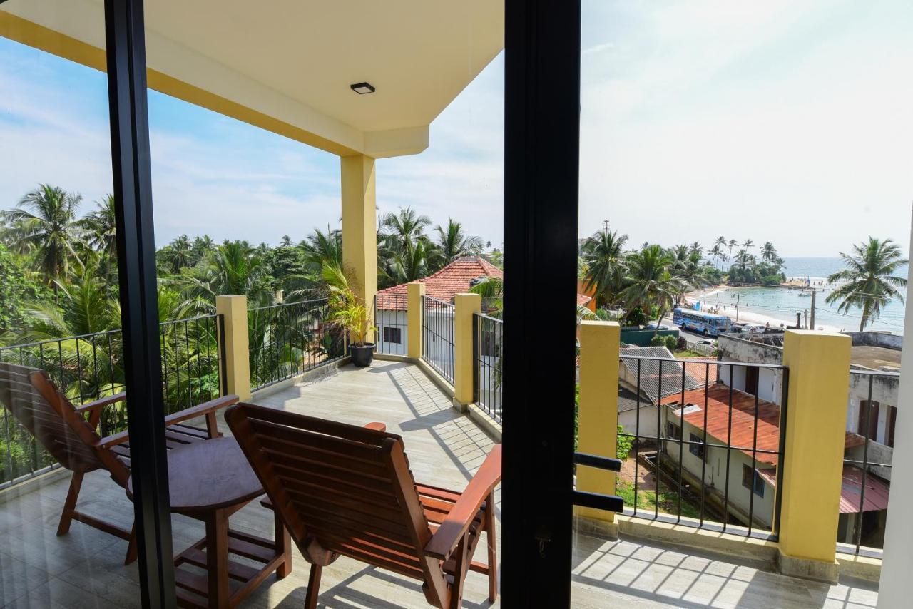 Chaaya Inn Hotel Хикадува Екстериор снимка